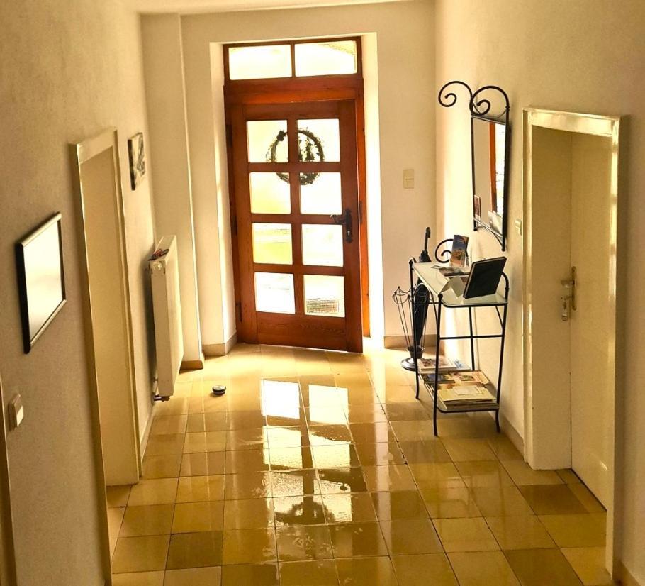 Gaestehaus Zum Weinbauer Rhodt unter Rietburg Esterno foto