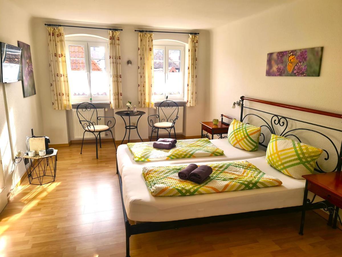 Gaestehaus Zum Weinbauer Rhodt unter Rietburg Esterno foto